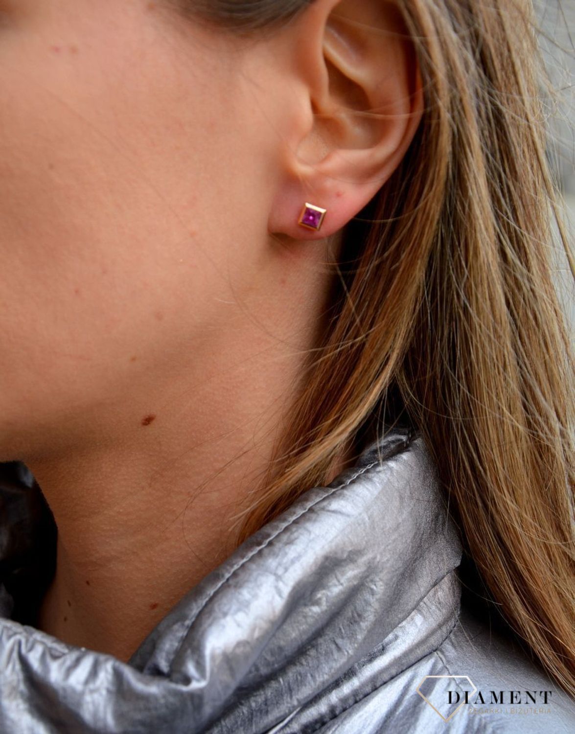 Piękne, delikatne kolczyki przy uchu z cyrkonią różową. Kolczyki Damskie w Sklepie z Biżuterią zegarki-diament.pl. Piękne i Eleganckie kolczyki dla Kobiet. Darmowa wysyłka. (2).jpg